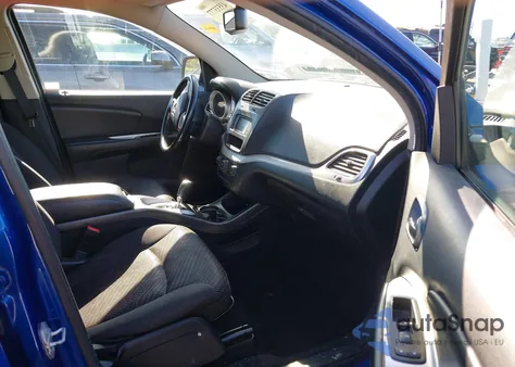 2015 Dodge Journey Sxt z USA, uszkodzony, nr VIN 3C4PDCBG5FT511651